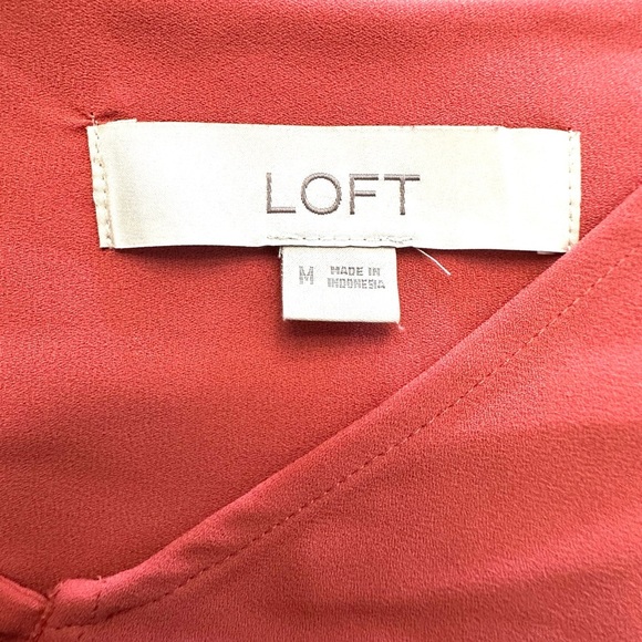 LOFT Women's Medium Coral/Orange Short Sleeve V-Neck Blouse Buttoned Relaxed - Picture 6 of 8